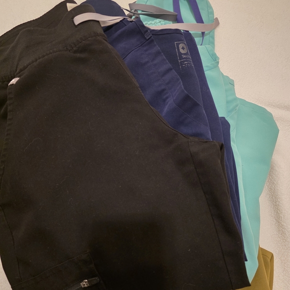 Figs Gray Scrub Top - Picture 4 of 4